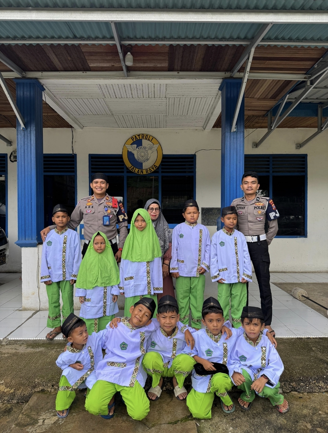 *INOVASI SAT PJR 3 DITLNTAS POLDA SUMBAR UBAH SEBAGIAN RUANGAN KANTOR UNTUK DIJADIKAN TEMPAT PENDIDIKAN*
