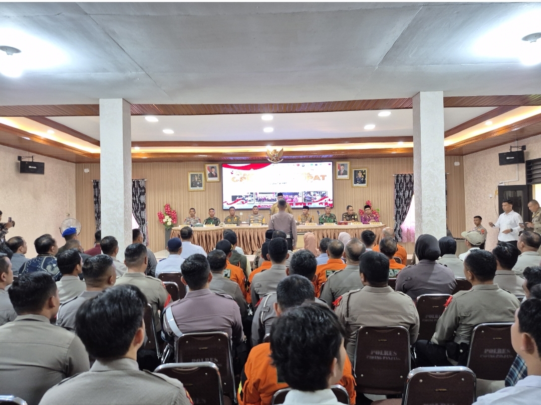 Untuk memastikan pengamanan dan kelancaran perayaan Idulfitri 1446 Hijriah, Polres Padang Panjang menggelar Rapat Koordinasi (Rakor) Lintas Sektoral Operasi Ketupat Singgalang 2025
