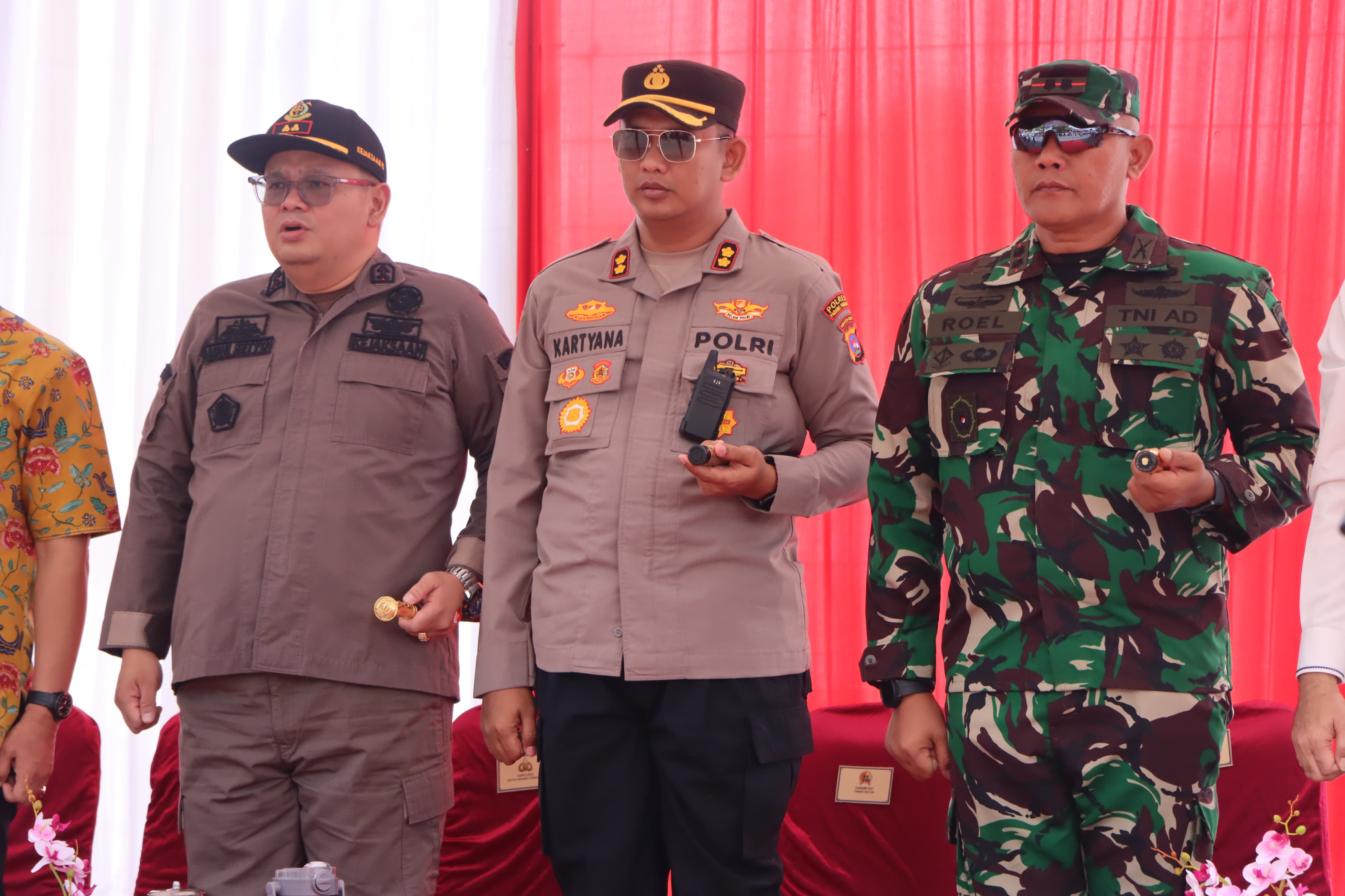 Kapolres Padang Panjang Hadiri Pawai Alegoris dalam Rangka HUT RI ke-80