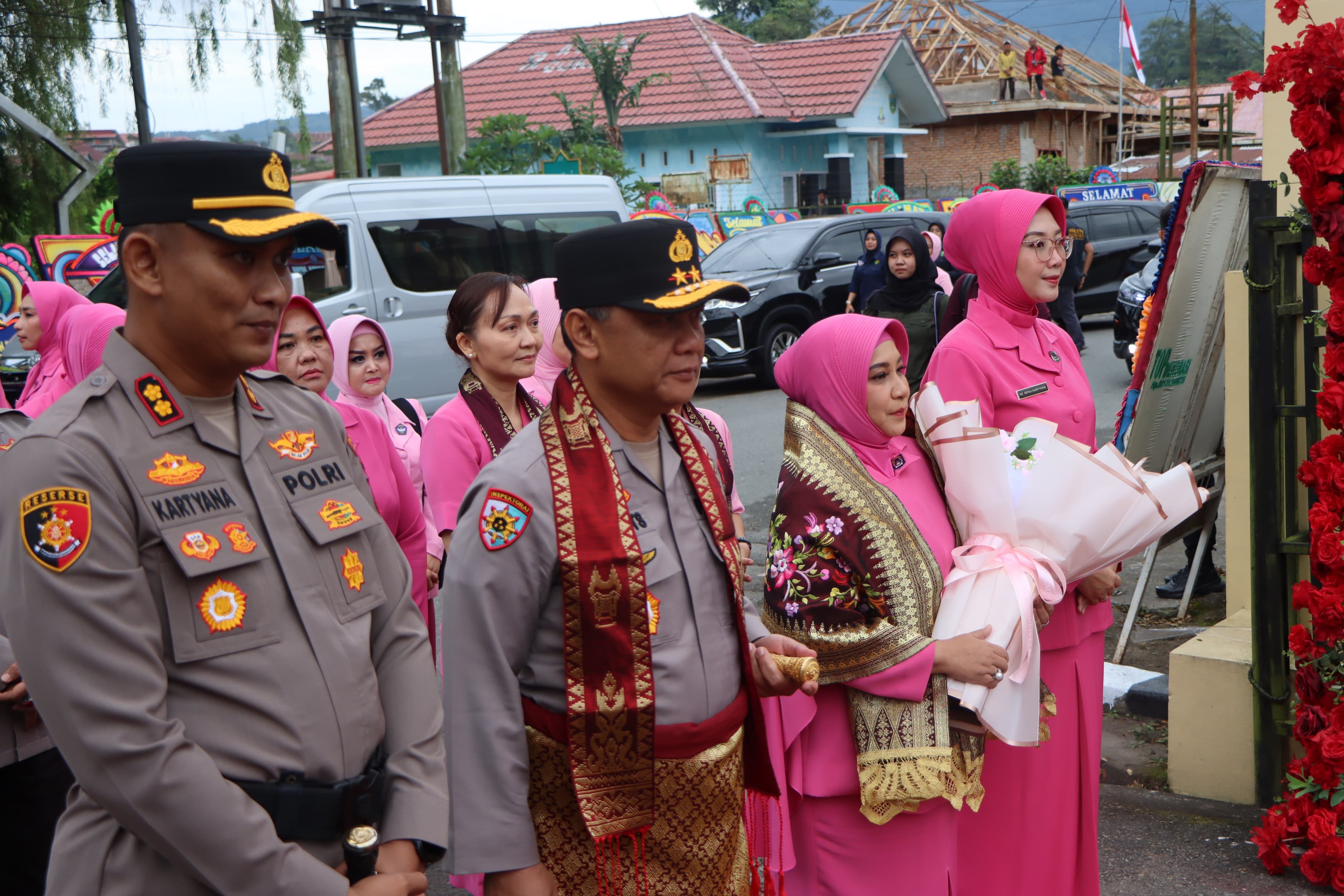 Kunjungan kerja Kapolda Sumbar Ke polres Padang Panjang, tekankan keprofesionalisme dalam bertugas.