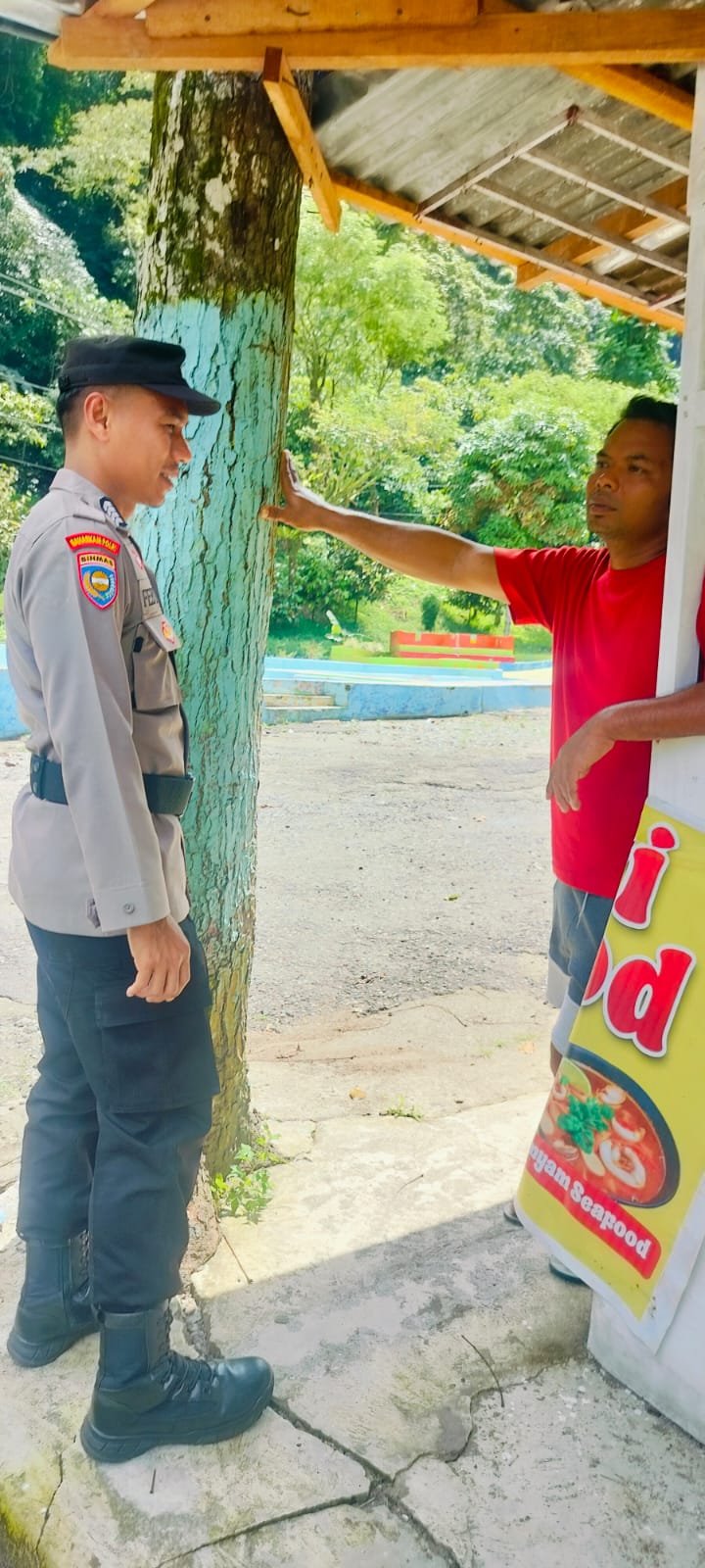 Bhabinkamtibmas Nagari Singgalang Laksanakan Sambang, Berikan Himbauan Antisipasi Penipuan Online