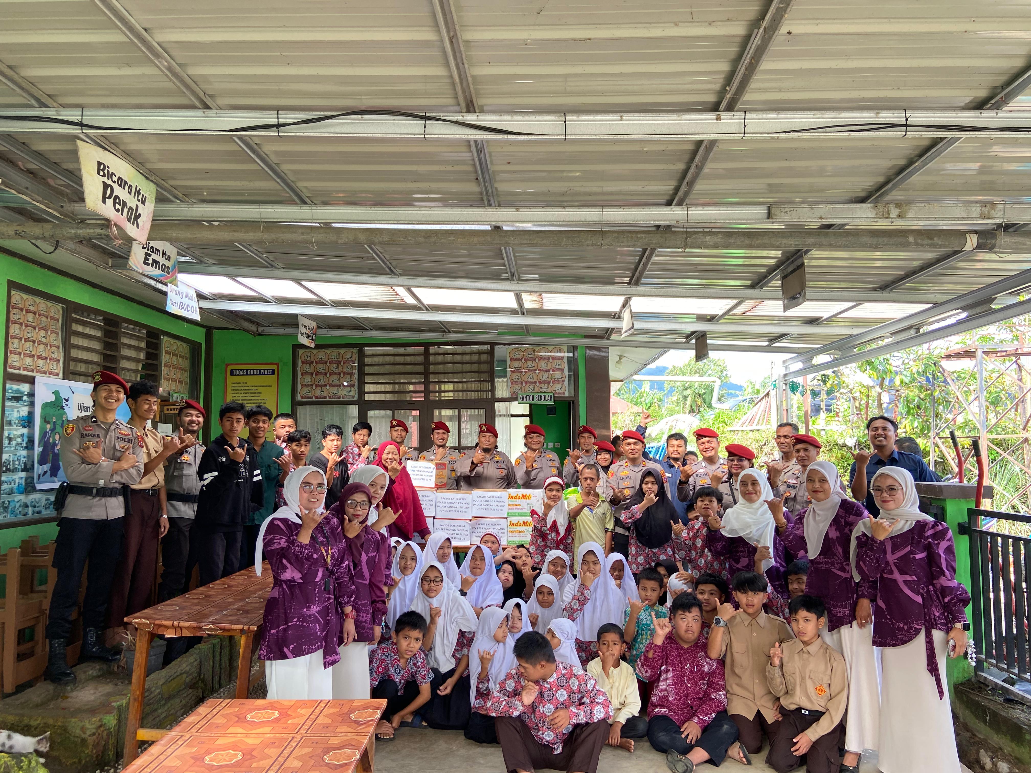 Satreskrim Polres Padang Panjang Salurkan Bantuan ke Panti Asuhan Terdampak Banjir, Peringati Hari Jadi Reserse ke-78